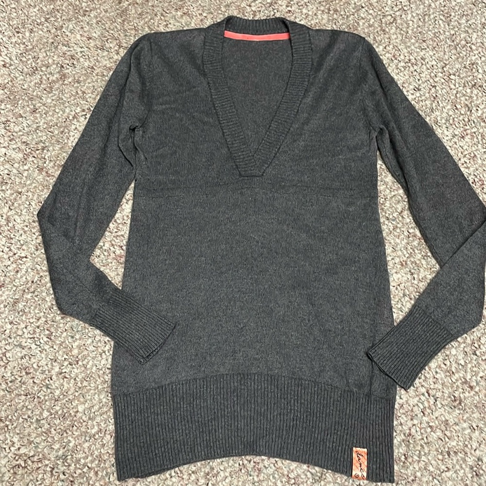 Lululemon long body v neck sweater